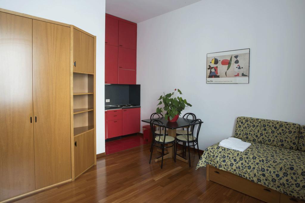 Residence Villa Odescalchi Milano Exteriör bild