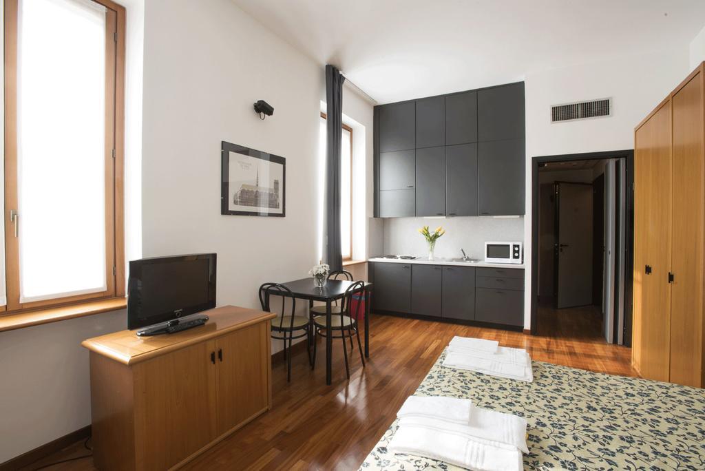 Residence Villa Odescalchi Milano Exteriör bild